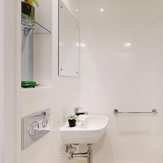 Deluxe Plus Studio - Image 7