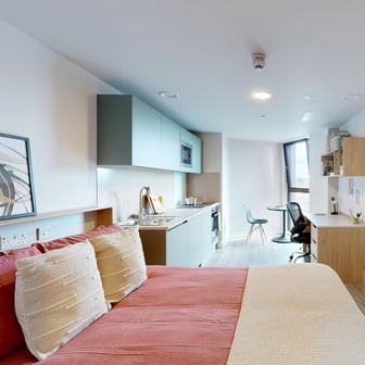 Premium Plus Studio - Image 1