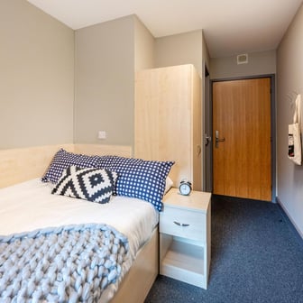 Classic Ensuite - Image 1
