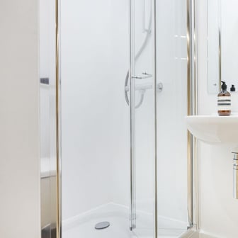 Classic 5 Bed Ensuite - Image 6