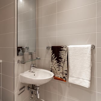 6 Bed Premium Ensuite - Image 4