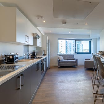 6 Bed Premium Ensuite - Image 6