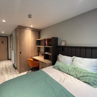 Modern Classic Ensuite - Image 2