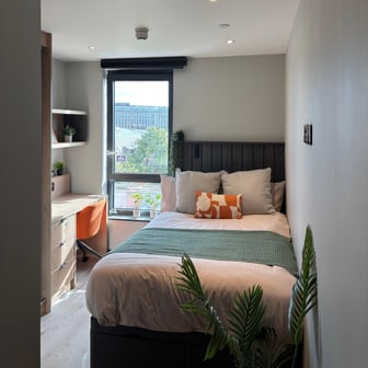 Modern Standard Ensuite - Image 3