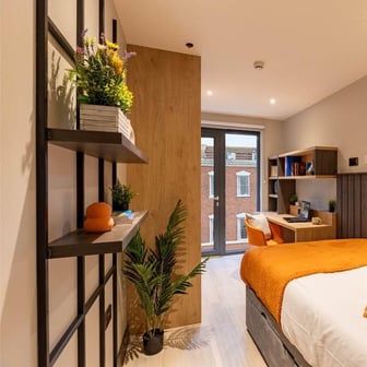 Modern Standard Ensuite - Image 1