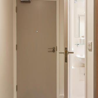 Classic Ensuite - Image 8