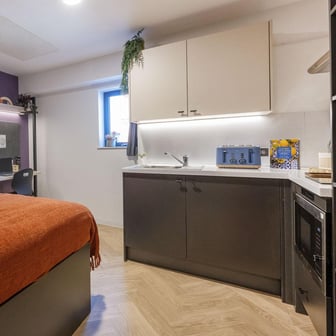 Platinum Studio - Image 1