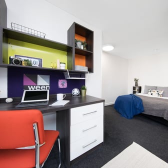 Gold En Suite - Image 1
