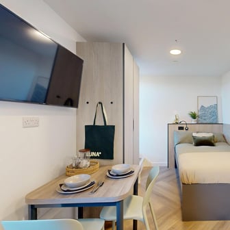 Premium Plus Studio - Image 1