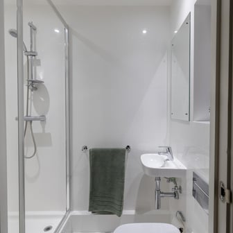 Deluxe Studio, Upper Floors - Image 3
