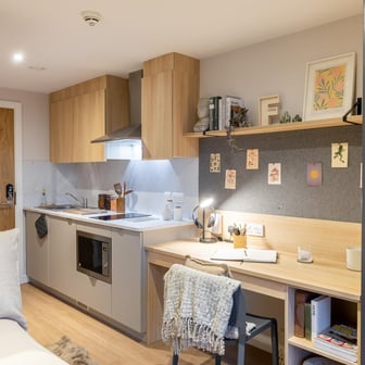Classic Studio Plus, Upper Floors - Image 3
