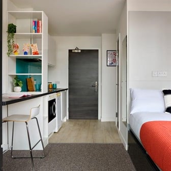 Clifton Premium Studio