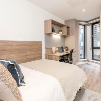 Deluxe Ensuite - Image 2