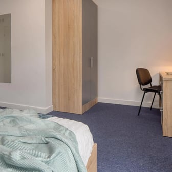 Deluxe Ensuite - Image 2