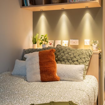 Classic Ensuite, Lower Tower - Image 11