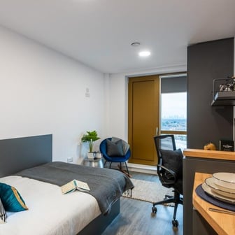 7 Bed Ensuite - Image 1