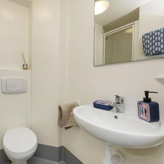 4 Bed Ensuite - Image 4