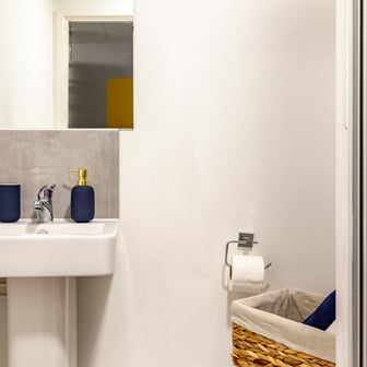Classic Ensuite - Image 10