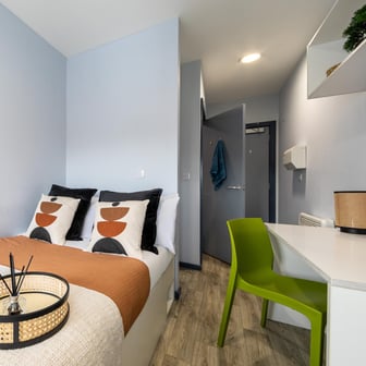 Silver Ensuite - Image 5