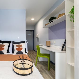 Silver Ensuite - Image 7