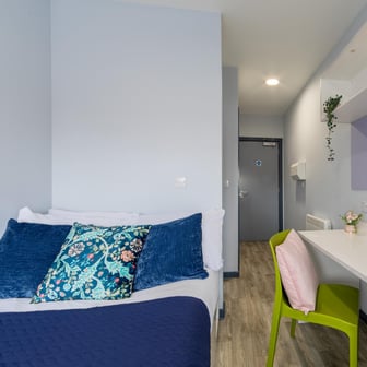 Silver Ensuite - Image 1