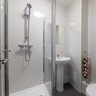 Bronze Ensuite - Image 5
