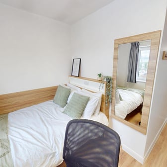 Bronze Ensuite - Image 1