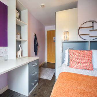 5 Bed Gold Ensuite - Image 5