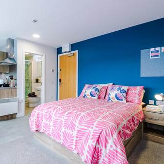 Penthouse Studio - Image 1
