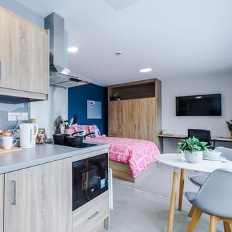 Penthouse Studio - Image 2