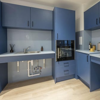 Large Premium Studio - Image 3