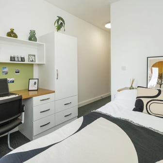 Classic Ensuite - Image 1
