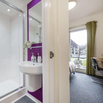Classic Ensuite - Image 3