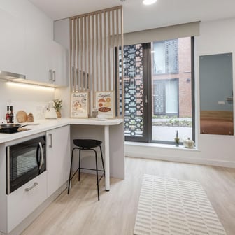 Premium Studio with Wet Room - Image 3