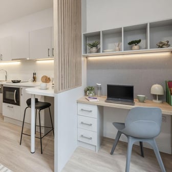 Premium Studio with Wet Room - Image 2
