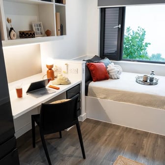 Club Ensuite - Image 1