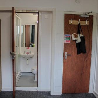 Ensuite - Silver - Image 8