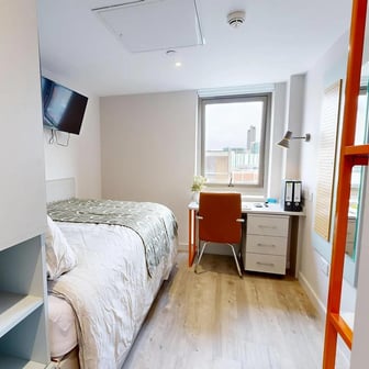 6 Bed Ensuite - Image 3