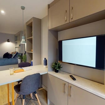 One Bed Apartment - Image 3