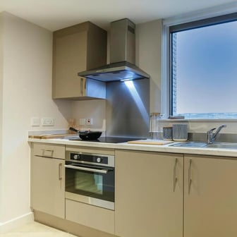 One Bed Apartment - Image 7
