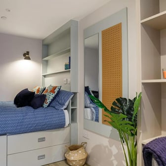 One Bed Apartment - Image 2