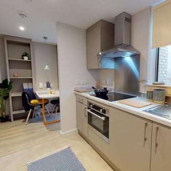 One Bed Apartment - Image 6