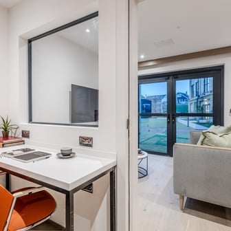 Large 2 Bedroom - Image 3