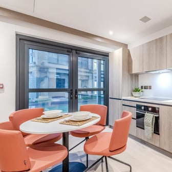 Large 2 Bedroom - Image 7