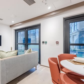 Large 2 Bedroom - Image 9