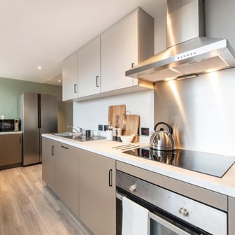 Standard 5 Bed Apartment - Image 6