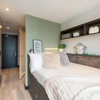 Ultra Premium 5 Bed Apartment - Image 2