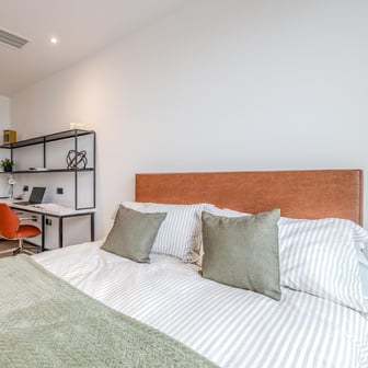 Penthouse One Bedroom - Image 16