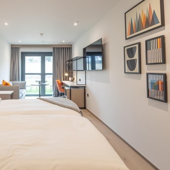 Signature Plus Studio - Image 8