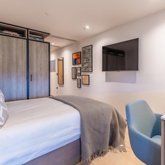 Large 4 Bedroom - Image 2